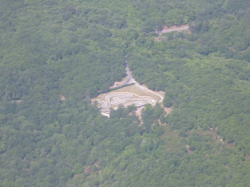 P1160095.JPG - Le circuit de voitures télécommandées de Lentilly