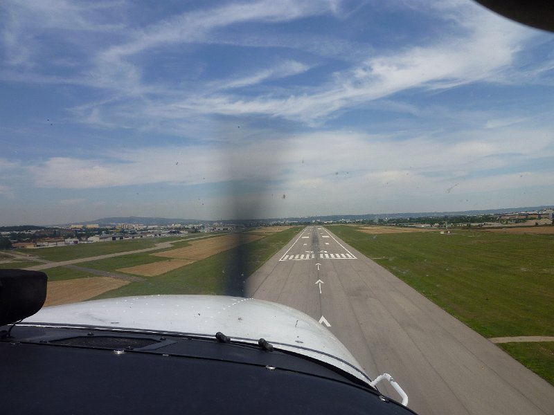 P1160106.JPG - Landing