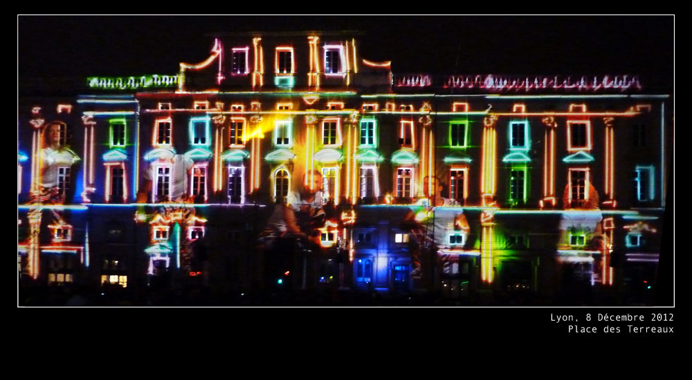 P1340908_BIS.jpg - Place des Terreaux